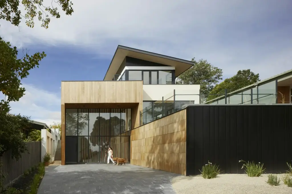 Garden walls and gravel landscaping